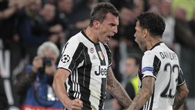 曼朱基奇（左）踢進尤文圖斯第一分。（圖／美聯社／達志影像）