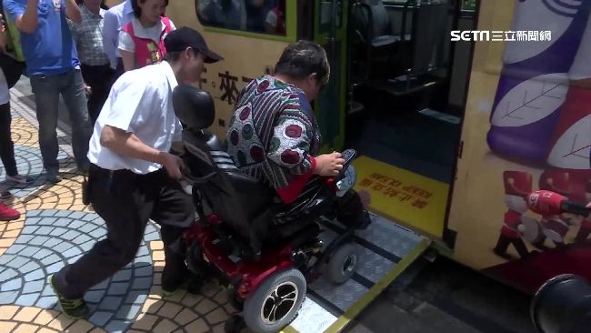 低底盤公車護輪椅族？身障者：沒用過