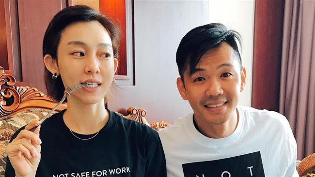 放水屁弄濕范范的包　黑人：完蛋了！