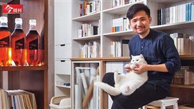 今周刊／大膽顛覆傳統   黑松沙士潮瓶設計師是他！