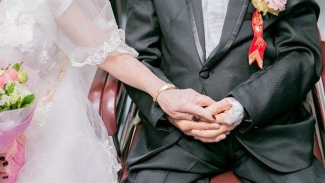 護理師述暖故事：阿公阿嬤病房拍婚紗