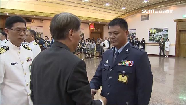 涉入共諜案　少將謝嘉康疑被他吸收