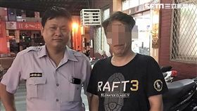 警員張景義開槍擊斃拒捕衝撞的黎育維，兩度獲判不起訴處分後，今依用槍時機不當之理由，將他依業務過失致死罪起訴（翻攝畫面）