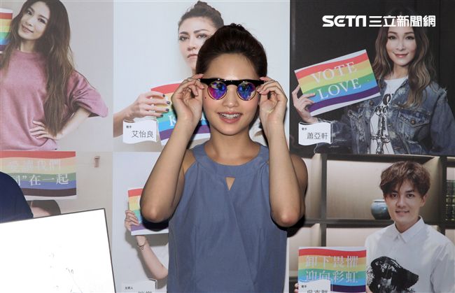 楊丞琳出席See through 正視不再恐同特展，並透過不同平台替同志朋友發聲。（記者邱榮吉/攝影）