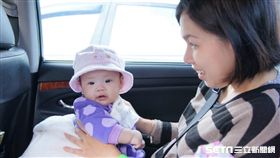 專家提醒，熬夜、睡眠品質、年紀與飲食等因素都會影響母乳營養成分與泌乳量。（圖／Kobe提供）