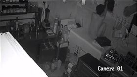 大陸,河北,霸洲,通風扇,全裸,漢堡店,偷竊,小偷　圖／翻攝自梨視頻