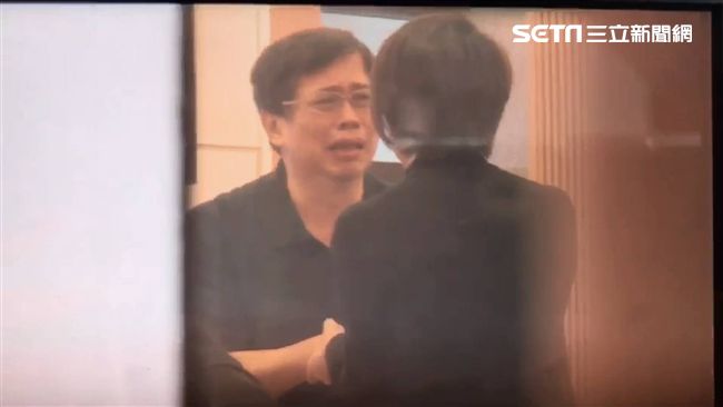 還無法面對患者　林奕含父診所再休診