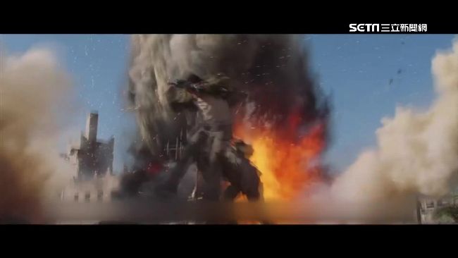 阿湯哥堅持拼老命　飛車、爆破親上陣