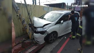 血壓飆高頭暈！孕婦自撞電桿一度昏迷