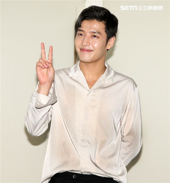 韓星姜河那首度訪台與粉絲見面。（記者邱榮吉/攝影）