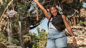 小威廉絲挺大肚到迪士尼玩（翻攝自小威廉絲IG）