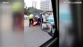 原來是騎士下體著火！