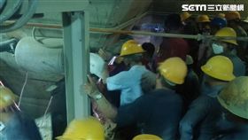 花蓮,亞泥,新城,工人,活埋,石膏（花蓮縣消防局提供）