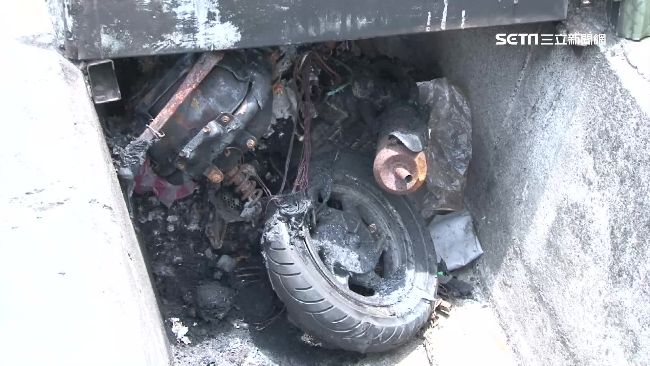 房子被法拍！男子竟路邊燒廢機車洩憤