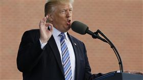 川普參加維吉尼亞州自由大學（Liberty University）畢業典禮_美聯社/達志影像