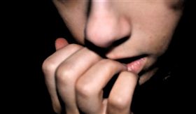 焦慮,沮喪,難過,憂鬱,恐懼,暴力。(圖非新聞當事人／攝影者ASweeneyPhoto,flickr CC License／網址http://bit.ly/2ib0EaQ)