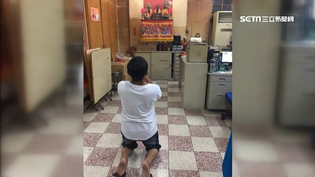 單親爸伸鹹豬手　只因「嘸某金甘苦」