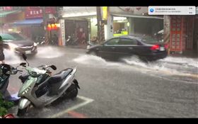 新北市中和民享街積水10公分（圖／翻攝臉書我是中和人）