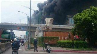 高雄前鎮火警　1人死亡、12人送醫