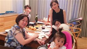 賈靜雯,母親節,梧桐妹,咘咘,Bo妞（翻攝賈靜雯臉書）