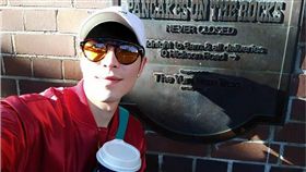 蕭敬騰,門牙,牙齒,王妃,IMBA浪漫與搖滾,觀眾,演唱會　圖／翻攝自蕭敬騰臉書