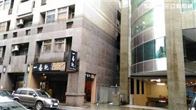 林男疑因女友不跟自己家人過母親節，竟選擇從租屋處頂樓一躍而下，當場身亡！