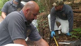 美國屍體農場（圖／翻攝自FAC at UT Knoxville‏ Twitter）
https://goo.gl/kCYYfI