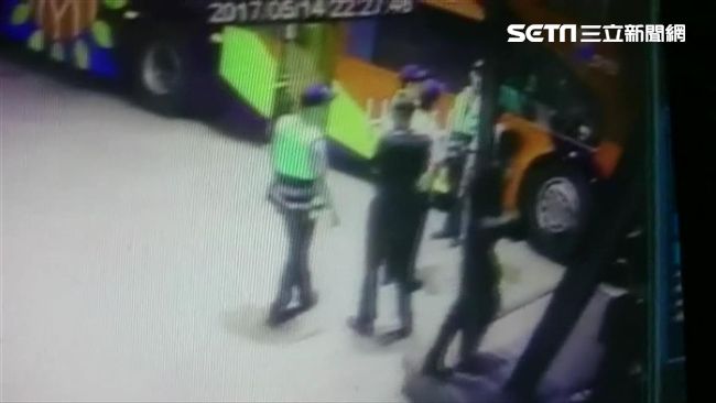 酒醉搭和欣客運　女遭強拖下車縫7針