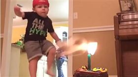 16:9
足球神童！起腳射門熄滅生日蛋糕蠟燭　貝克漢恐自嘆不如
圖／翻攝自korbin_jackson IG
https://www.instagram.com/korbin_jackson/
