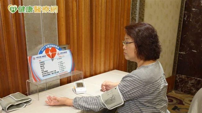 世界高血壓日　教你正確量血壓
