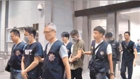 警方將涉嫌推彭男下樓的3男依殺人罪嫌移送法辦。翻攝