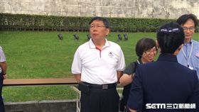 柯文哲浴佛　盧冠妃攝