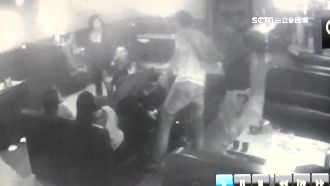 歡唱不鼓掌怒翻桌　女客、員警都掛彩