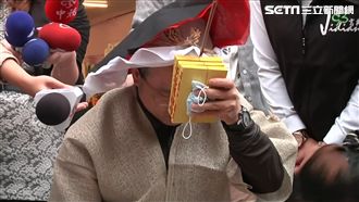 還「陰債」　兒代豬哥亮跪天求原諒