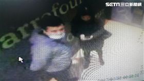 劉男刷卡98000元買家樂福禮券，再以9折價格賣給業務員，卻向警方報案遭盜刷，警方調閱監視畫面戳破其謊言，訊後將他依詐欺及誣告罪送辦（翻攝畫面）