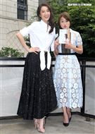 女人40一枝花海裕芬「咕咾小姐：破處難嗎？」第一本親筆創作小說誕生，感嘆「金罵沒ㄤ」，閨密好友隋棠站台致贈開運三寶預祝愛情事業都得意。（記者邱榮吉/攝影）