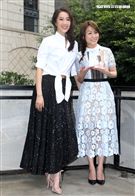 女人40一枝花海裕芬「咕咾小姐：破處難嗎？」第一本親筆創作小說誕生，感嘆「金罵沒ㄤ」，閨密好友隋棠站台致贈開運三寶預祝愛情事業都得意。（記者邱榮吉/攝影）