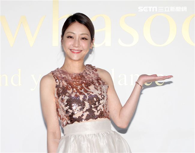 謝欣穎英國、日本遊學歸國後展現身心靈最佳狀態，演繹和諧純粹的美麗。（記者邱榮吉/攝影）