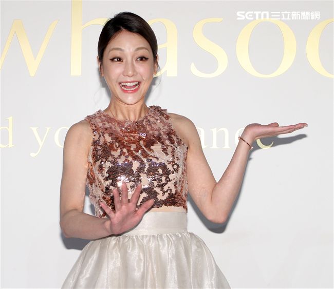 謝欣穎英國、日本遊學歸國後展現身心靈最佳狀態，演繹和諧純粹的美麗。（記者邱榮吉/攝影）