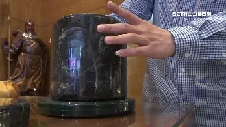 生前選定百萬骨灰罈　豬哥亮伴玉長眠