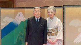 天皇明仁與王后（圖／翻攝自日本宮內廳）
http://www.kunaicho.go.jp/activity/gokinkyo/01/h28-1223-ph.html