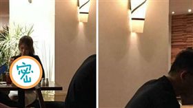 咖啡廳,正妹,辣妹,美乳,胸部,車頭燈,火辣,深V,美女,壁燈,爆乳
（圖／翻攝自爆廢公社）