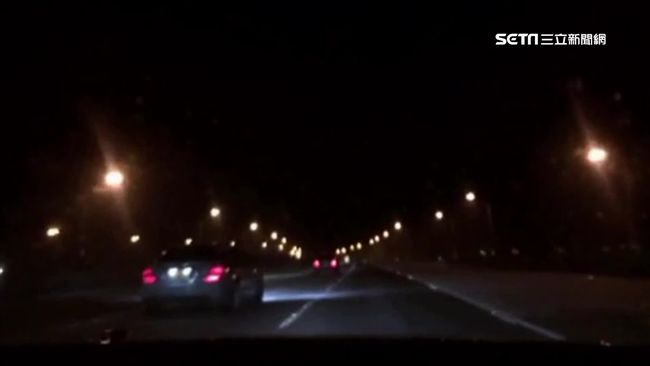 加入「瘋狂班」車聚　超跑群競速環島