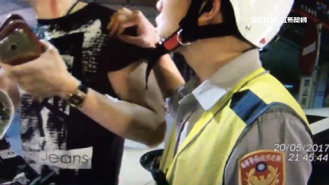 掛立院證就囂張？男違停遭盤查竟襲警