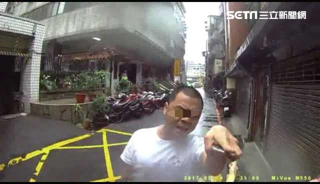 最壞身教！　接小孩違停遭嗆爆粗口