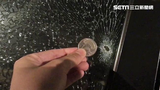 捷運站旁6車遭彈襲　警追緝2惡煞