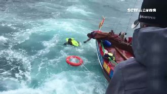 仿鄭成功渡海來台　南台二號險翻船！