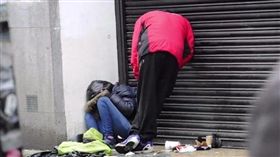 Spice,心跳加速,嘔吐,顛顯,精神異常,英國,慈善團體,Lifeshare.遊民.曼徹斯特,中國,大陸,印度　圖／翻攝自每日郵報https://goo.gl/wjMm5l