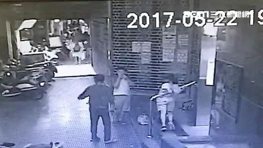 擅開車門嚇兄妹　怪男遭逮稱吃藥恍惚