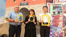 台北燈節預算透支，市長柯文哲向妻子陳佩琪尋求金援，沒解釋錢是怎麼燒的，僅向妻子說，真想要掐死觀傳局長。（圖／鏡週刊）